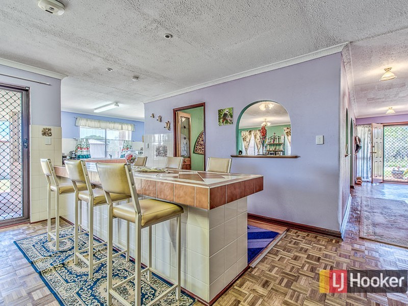 810 Nicholson Road, Oakford WA 6121