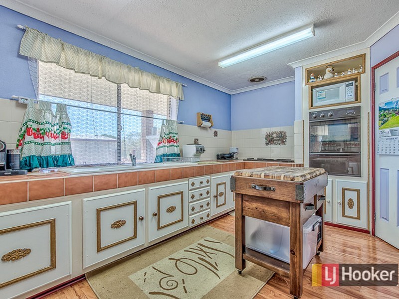 810 Nicholson Road, Oakford WA 6121