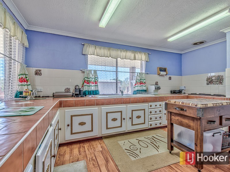 810 Nicholson Road, Oakford WA 6121