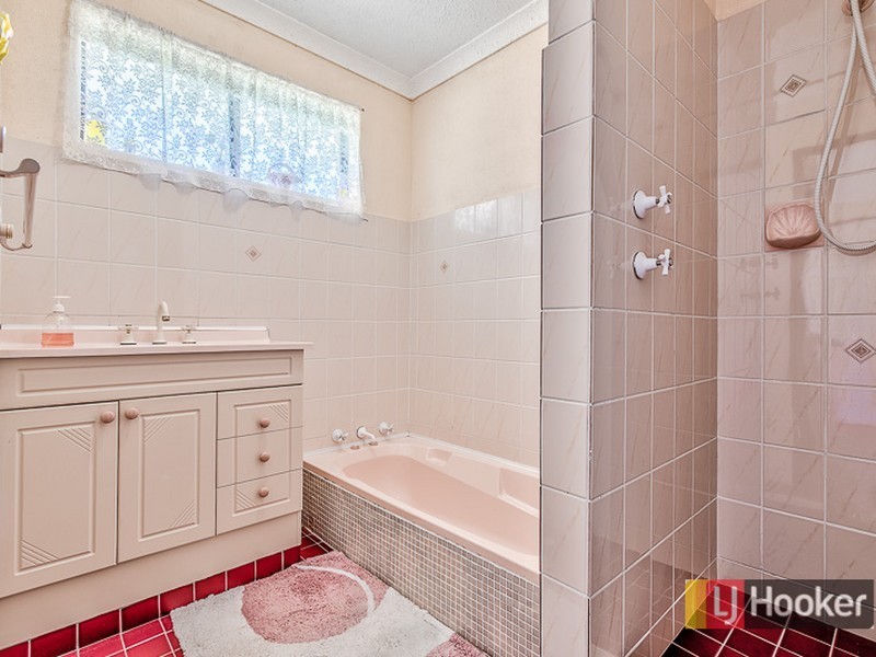 810 Nicholson Road, Oakford WA 6121