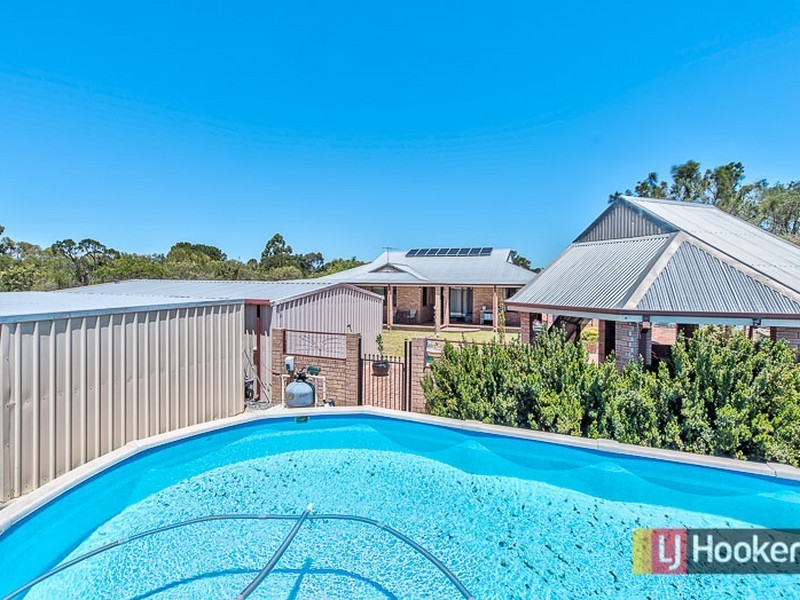 810 Nicholson Road, Oakford WA 6121
