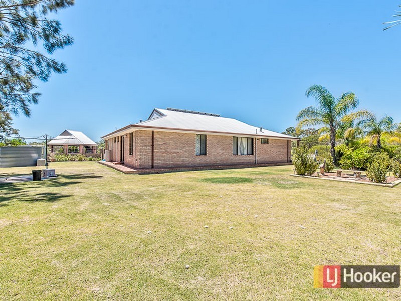810 Nicholson Road, Oakford WA 6121