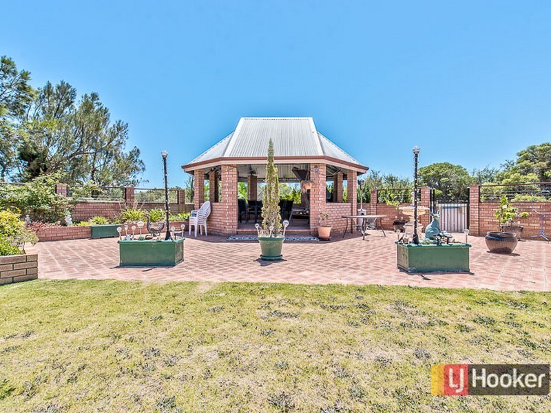810 Nicholson Road, Oakford WA 6121