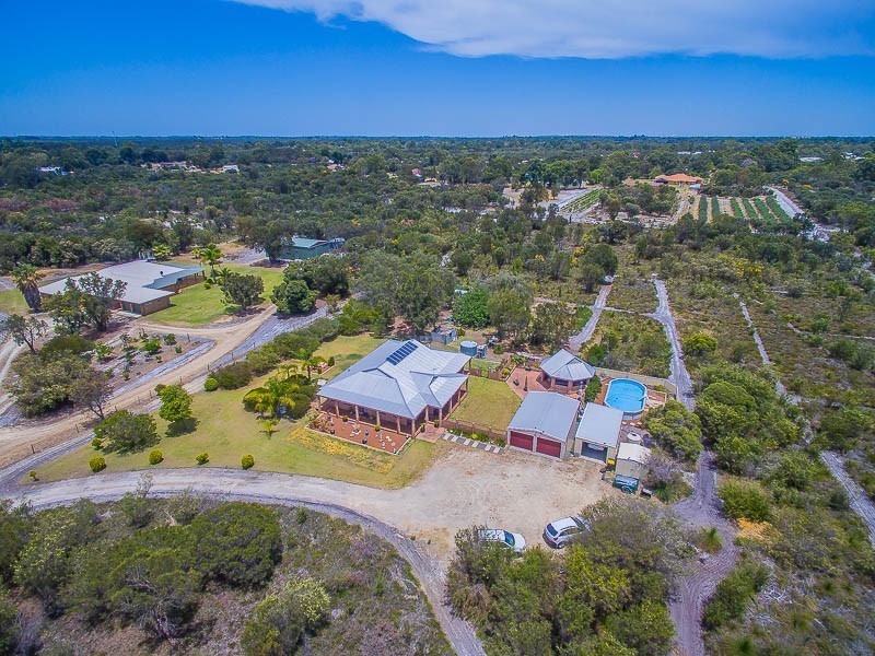 810 Nicholson Road, Oakford WA 6121