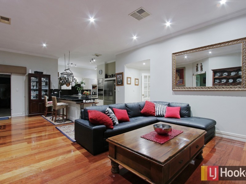 51 Waterperry Drive, Canning Vale WA 6155