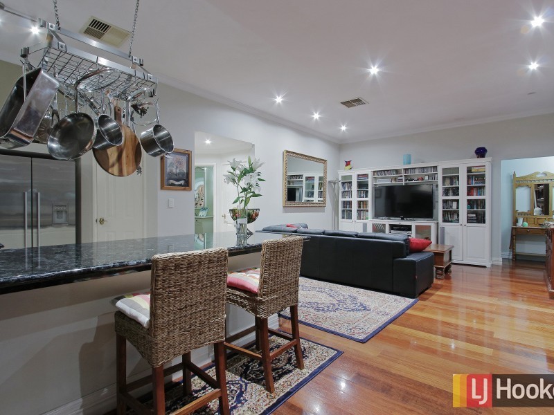 51 Waterperry Drive, Canning Vale WA 6155