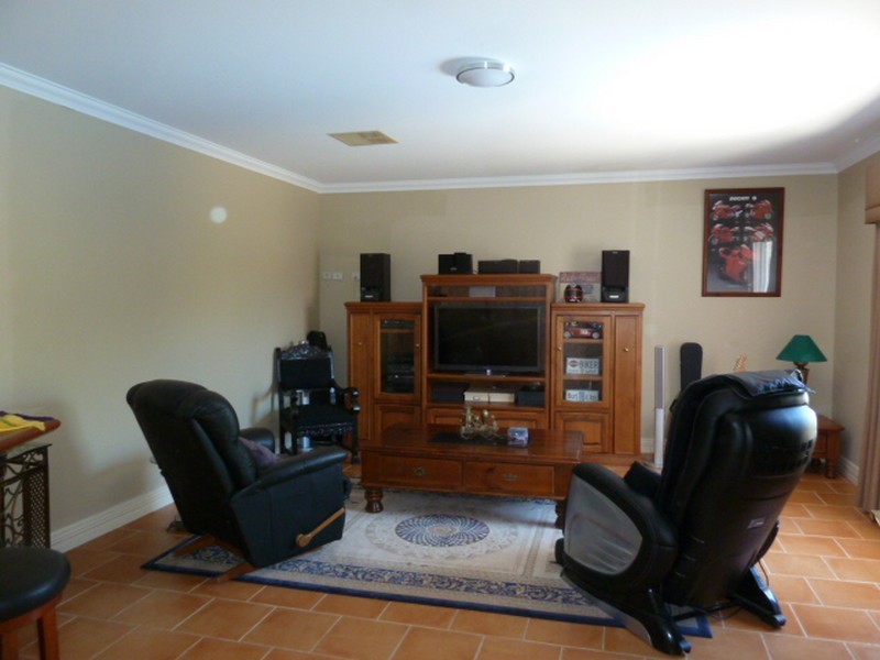 51 Waterperry Drive, Canning Vale WA 6155