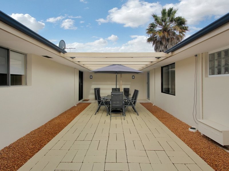 11 Passmore Street, Southern River WA 6110