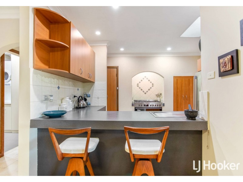 25 Hughenden Drive, Thornlie WA 6108
