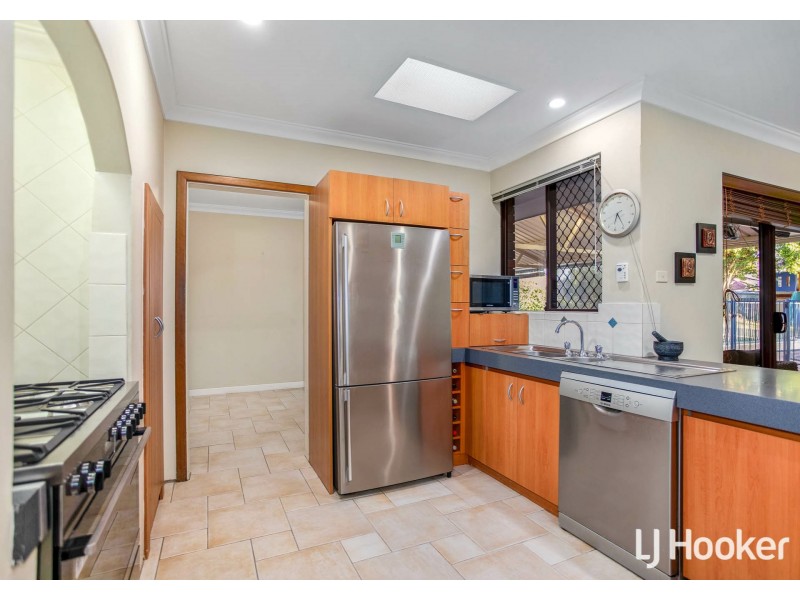 25 Hughenden Drive, Thornlie WA 6108