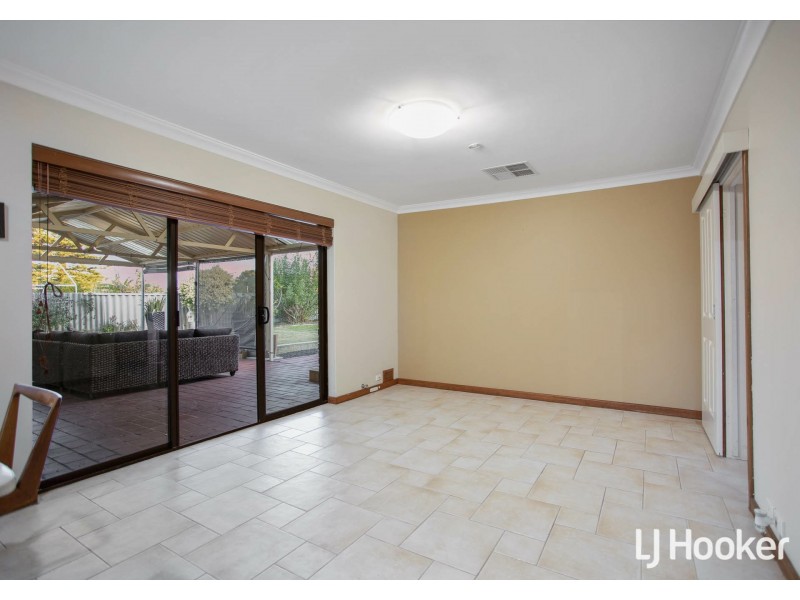 25 Hughenden Drive, Thornlie WA 6108