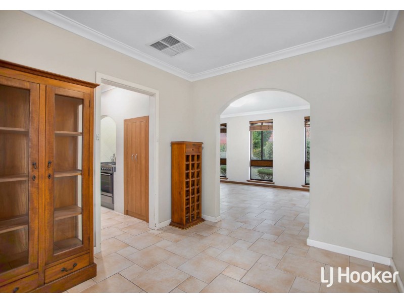 25 Hughenden Drive, Thornlie WA 6108