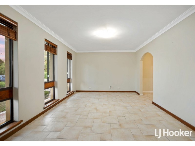 25 Hughenden Drive, Thornlie WA 6108