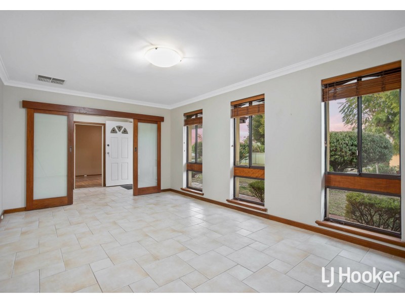 25 Hughenden Drive, Thornlie WA 6108