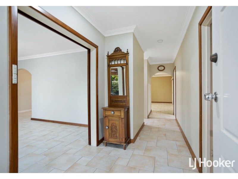 25 Hughenden Drive, Thornlie WA 6108