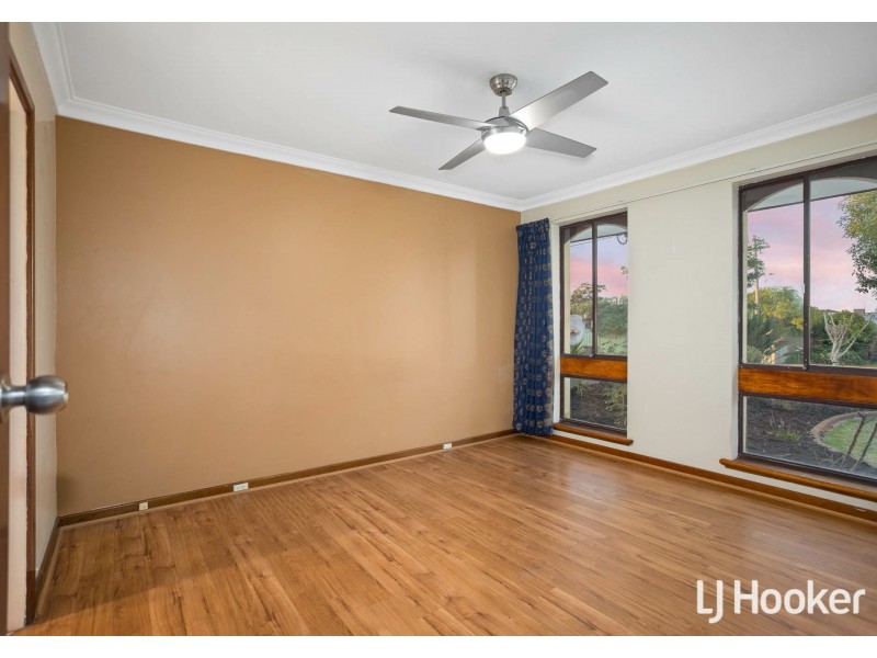 25 Hughenden Drive, Thornlie WA 6108