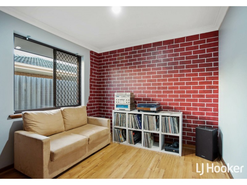 25 Hughenden Drive, Thornlie WA 6108