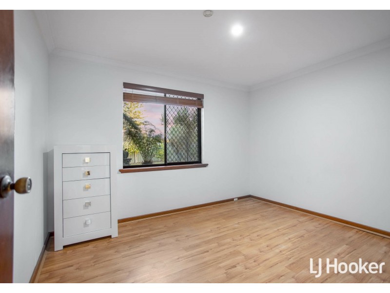 25 Hughenden Drive, Thornlie WA 6108