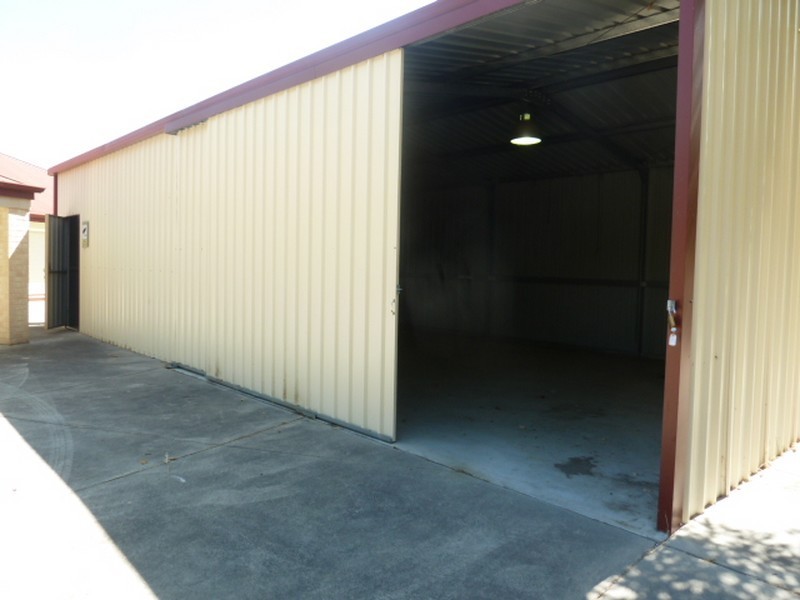 2 Stanford Street, Maddington WA 6109