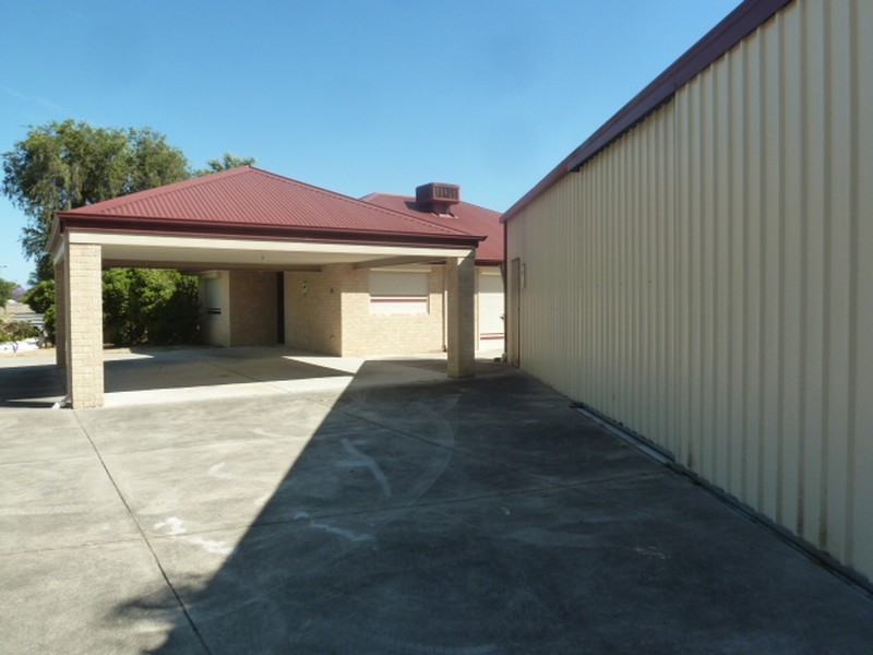 2 Stanford Street, Maddington WA 6109
