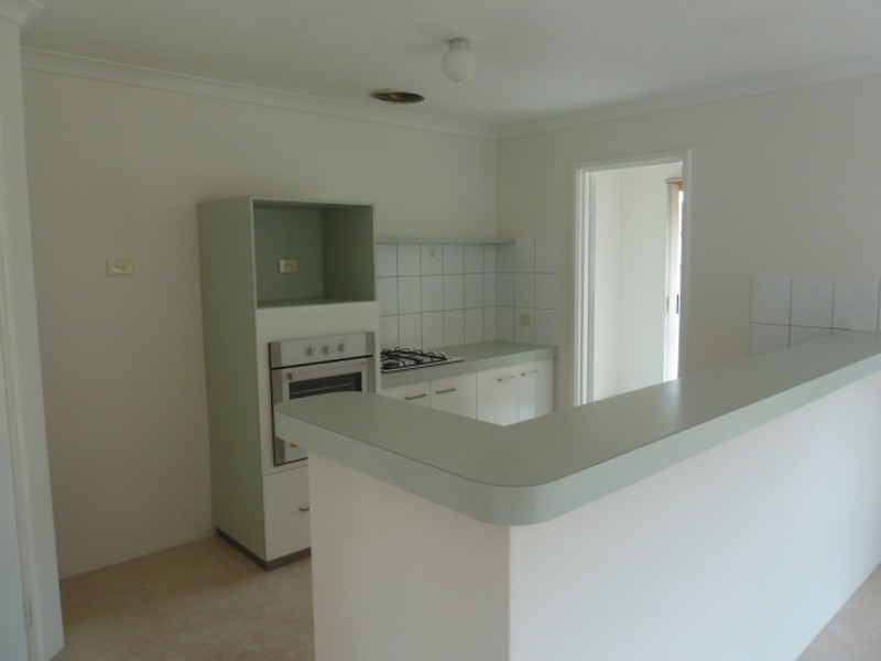 8/39 Spring Road, Thornlie WA 6108