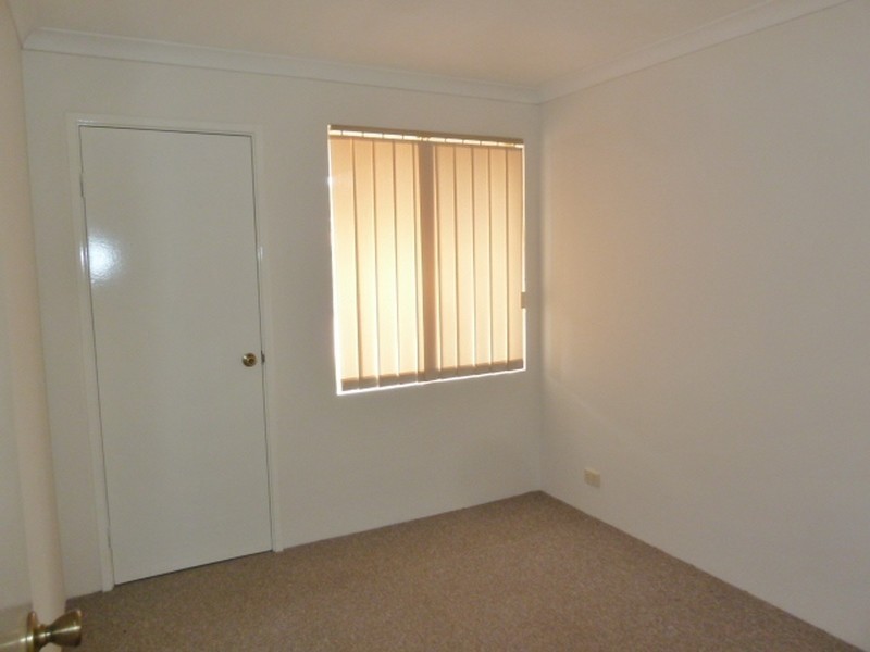 8/39 Spring Road, Thornlie WA 6108