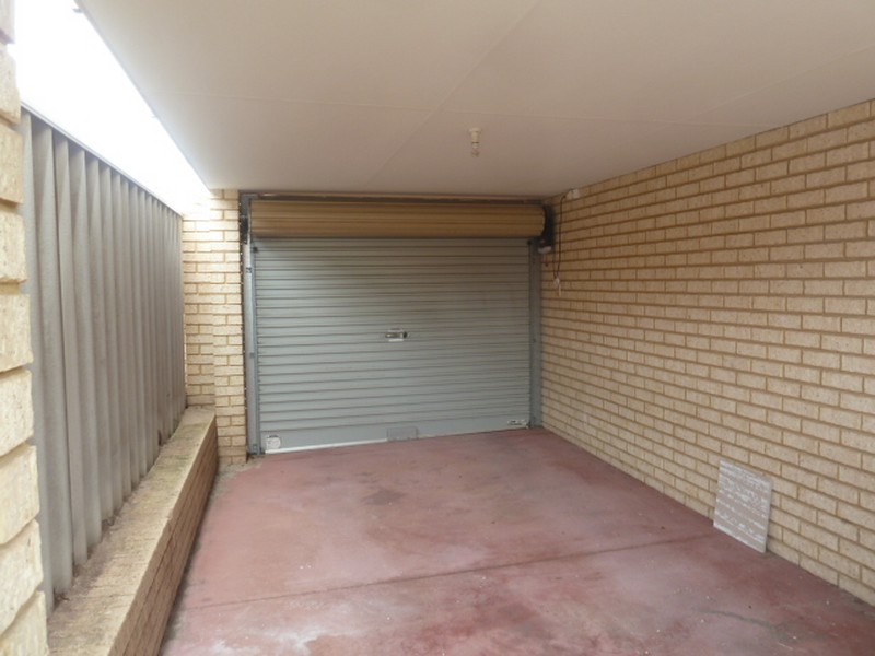 8/39 Spring Road, Thornlie WA 6108