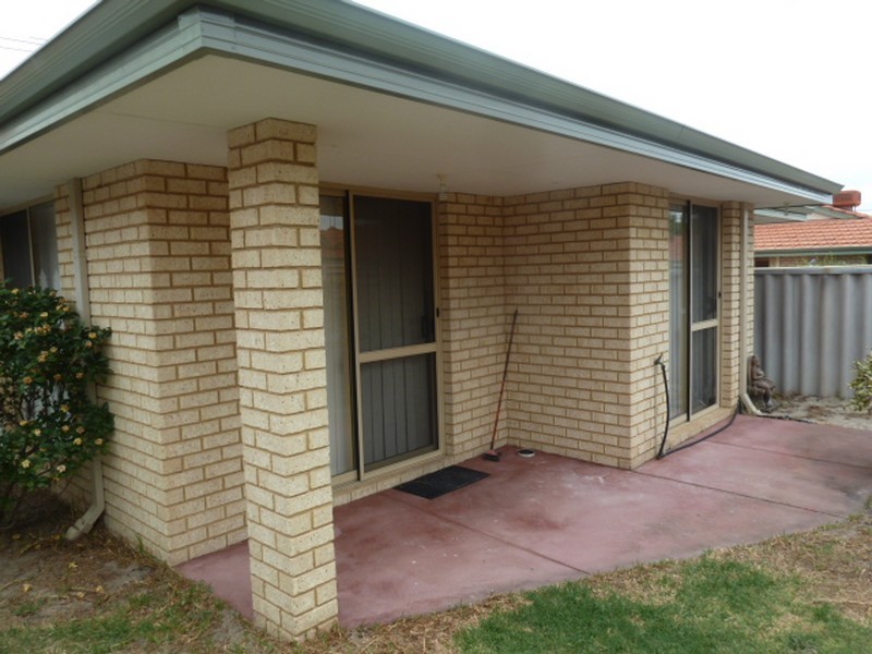 8/39 Spring Road, Thornlie WA 6108
