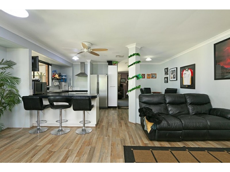 101 Braemore Street, Seville Grove WA 6112