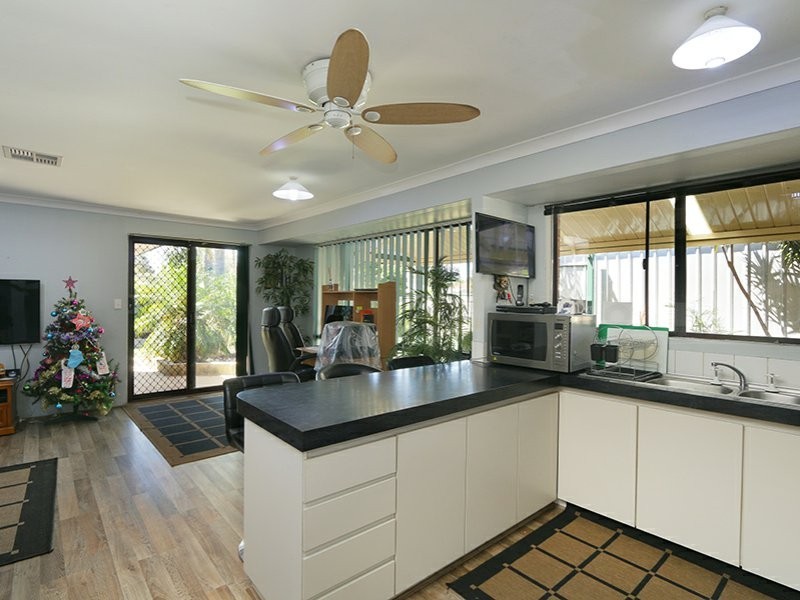 101 Braemore Street, Seville Grove WA 6112