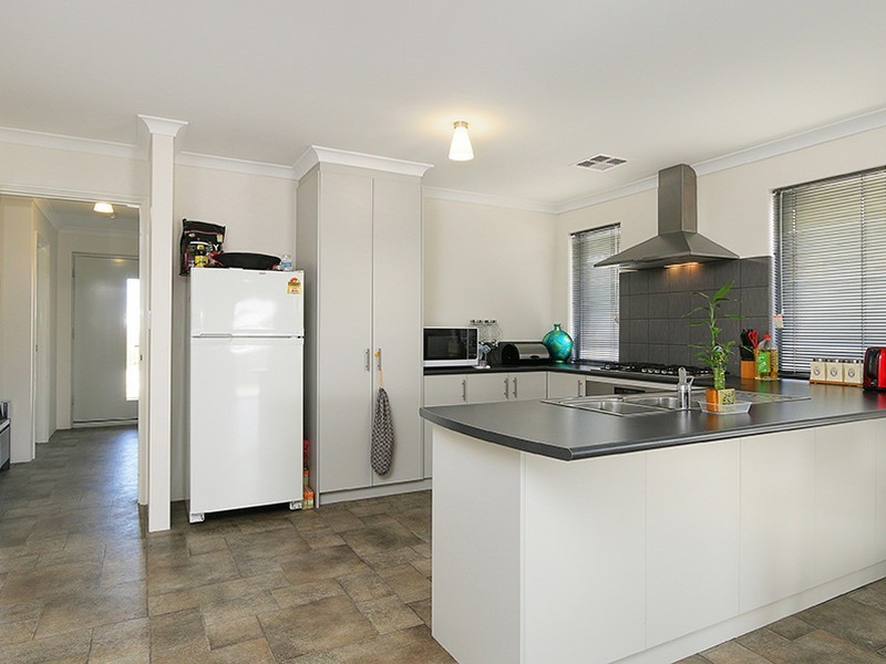 36 Villatella Gardens, Piara Waters WA 6112