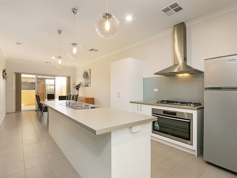 7 Pegus Way, Piara Waters WA 6112