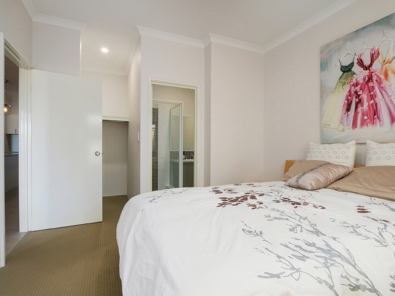 7 Pegus Way, Piara Waters WA 6112