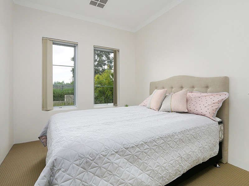 7 Pegus Way, Piara Waters WA 6112