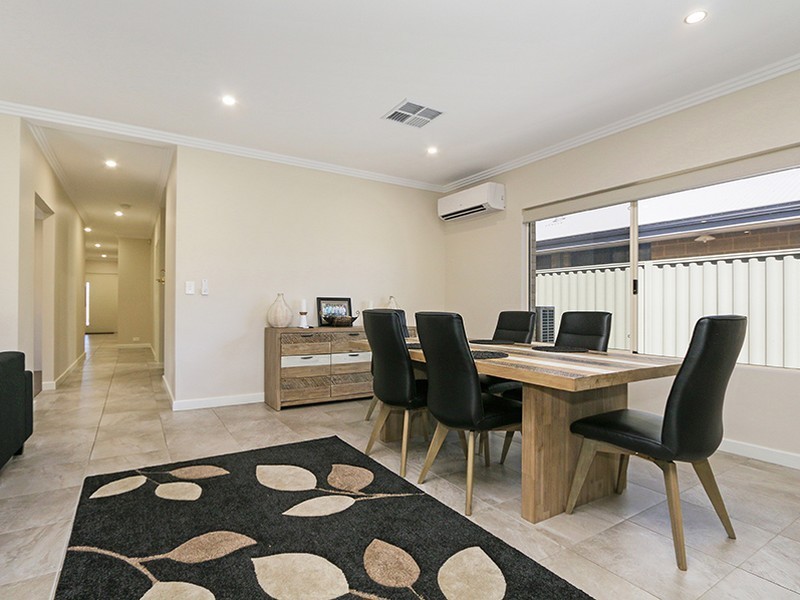 6 Carbeen View, Piara Waters WA 6112