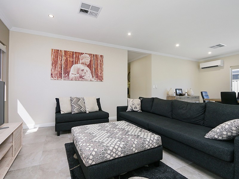 6 Carbeen View, Piara Waters WA 6112