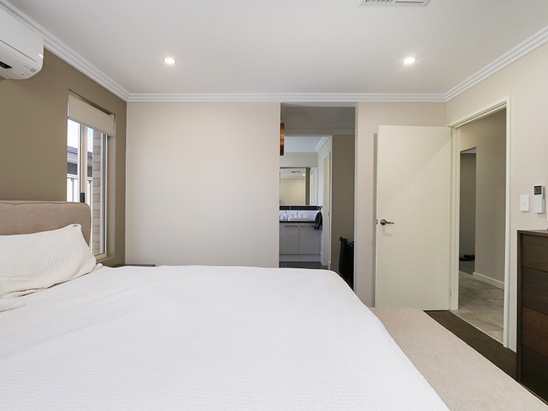 6 Carbeen View, Piara Waters WA 6112