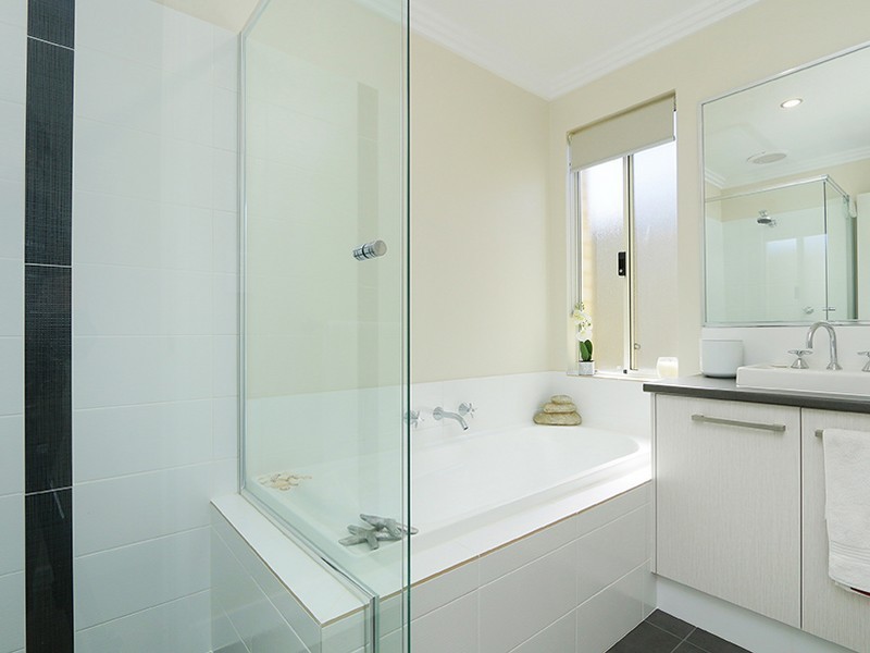 6 Carbeen View, Piara Waters WA 6112