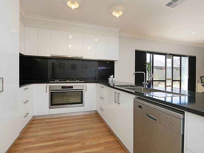 3 Appleton Road, Piara Waters WA 6112