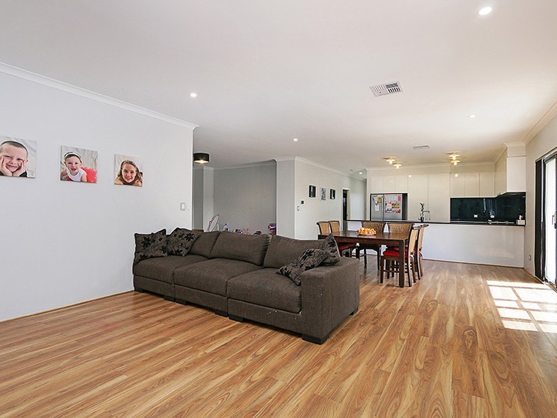 3 Appleton Road, Piara Waters WA 6112