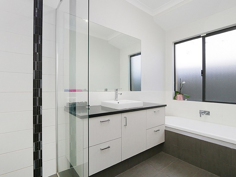 3 Appleton Road, Piara Waters WA 6112