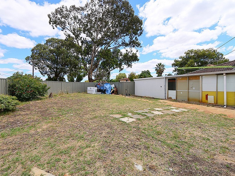 1 Cavell Place, Huntingdale WA 6110