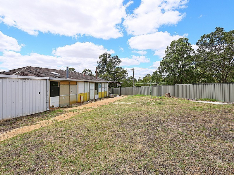 1 Cavell Place, Huntingdale WA 6110