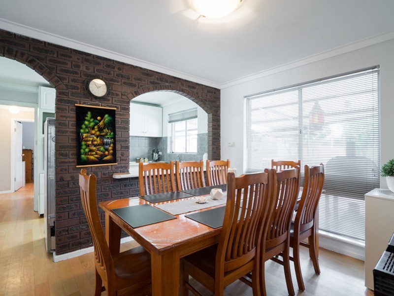 4 Whiteman Street, Thornlie WA 6108