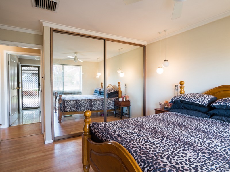 4 Whiteman Street, Thornlie WA 6108