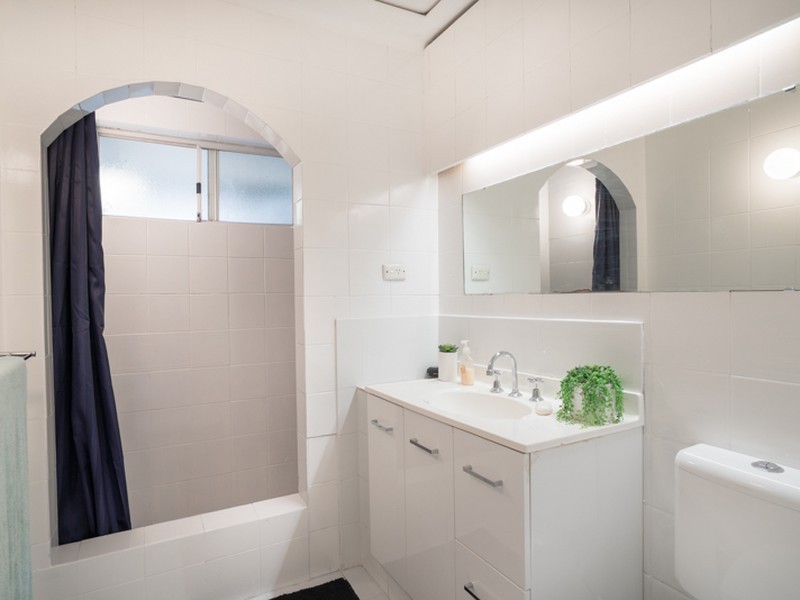 4 Whiteman Street, Thornlie WA 6108