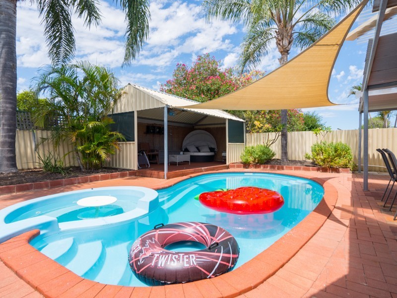 4 Whiteman Street, Thornlie WA 6108