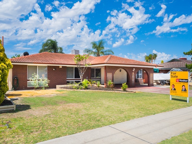 4 Whiteman Street, Thornlie WA 6108