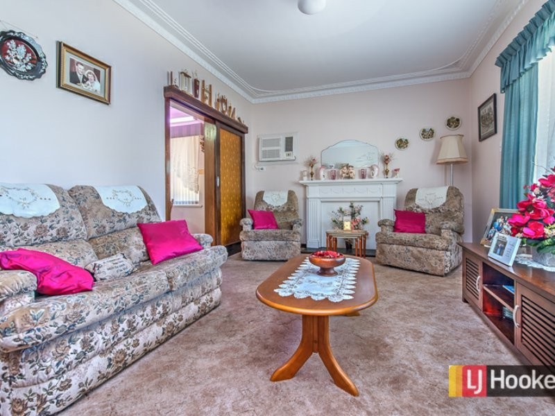 43 Berehaven Avenue, Thornlie WA 6108