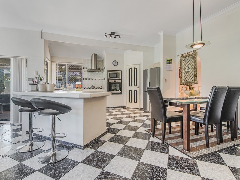 55 Flowerwood Way, Huntingdale WA 6110